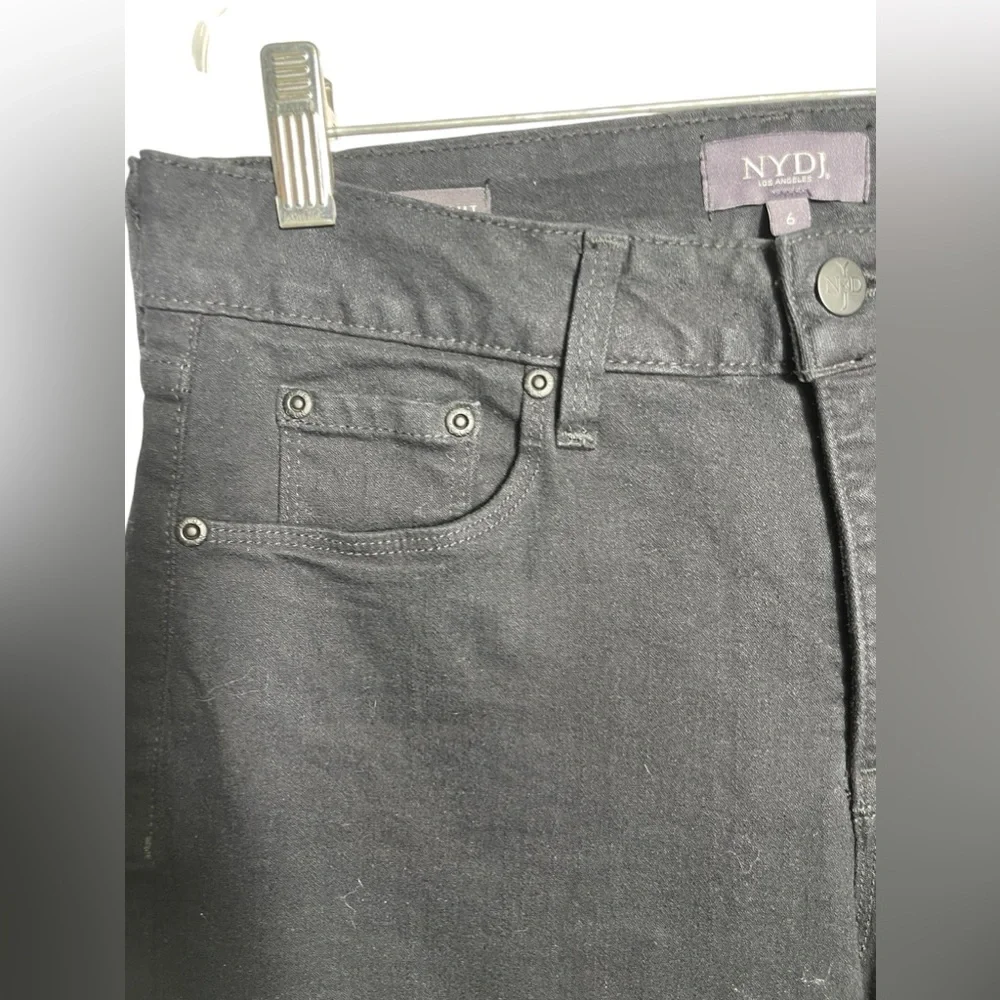 NYDJ jeans size 6 Marilyn Straight Black Bling Pockets PERFECT 🖤🖤🖤‎